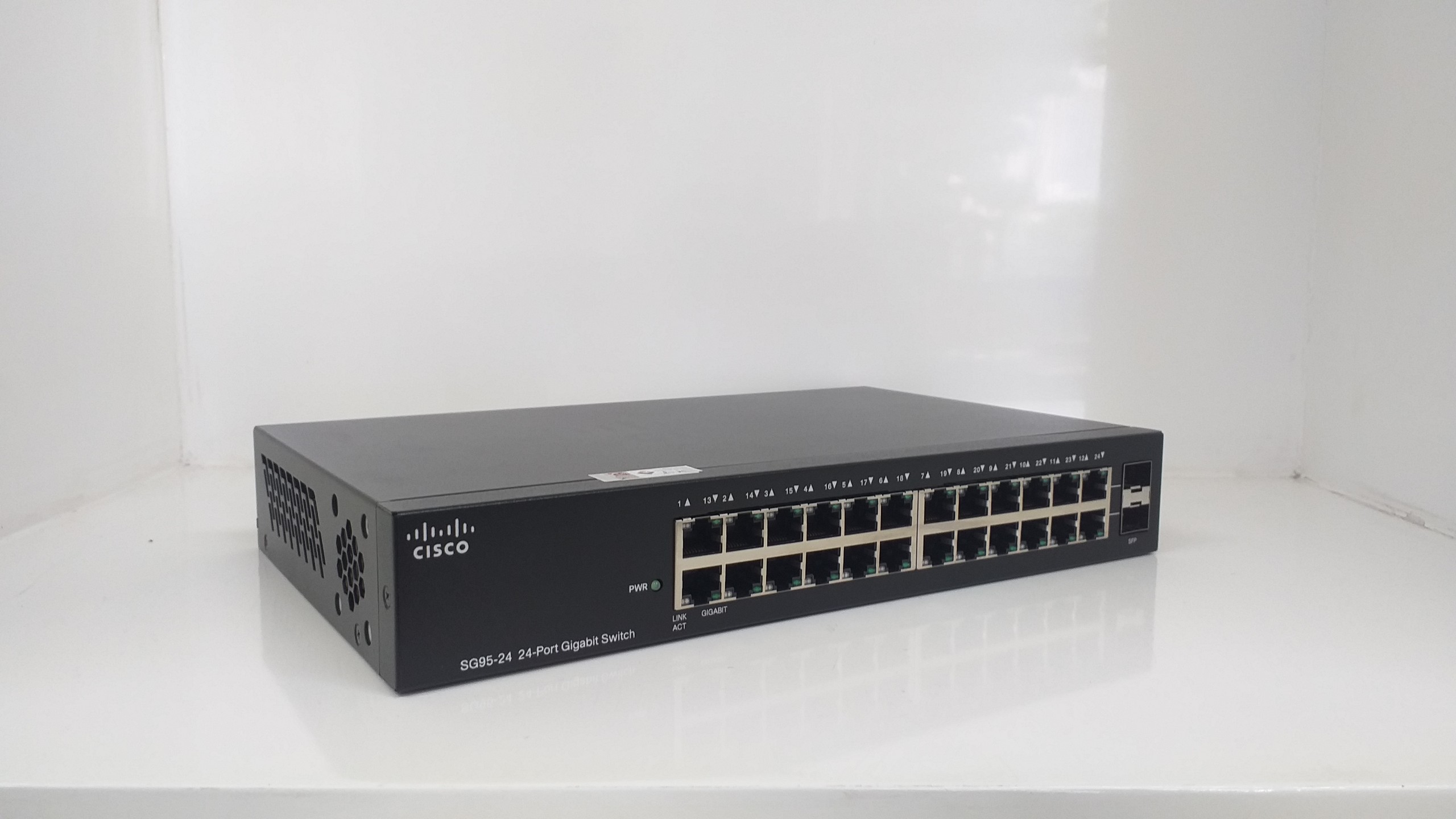 Switch Cisco 24 ports SG95 24 - NetworkPro.vn