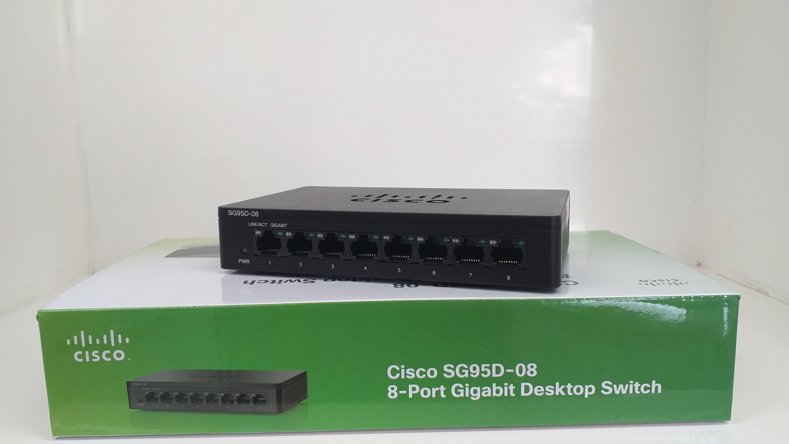 Switch Cisco 8 ports SG95D - NetworkPro.vn