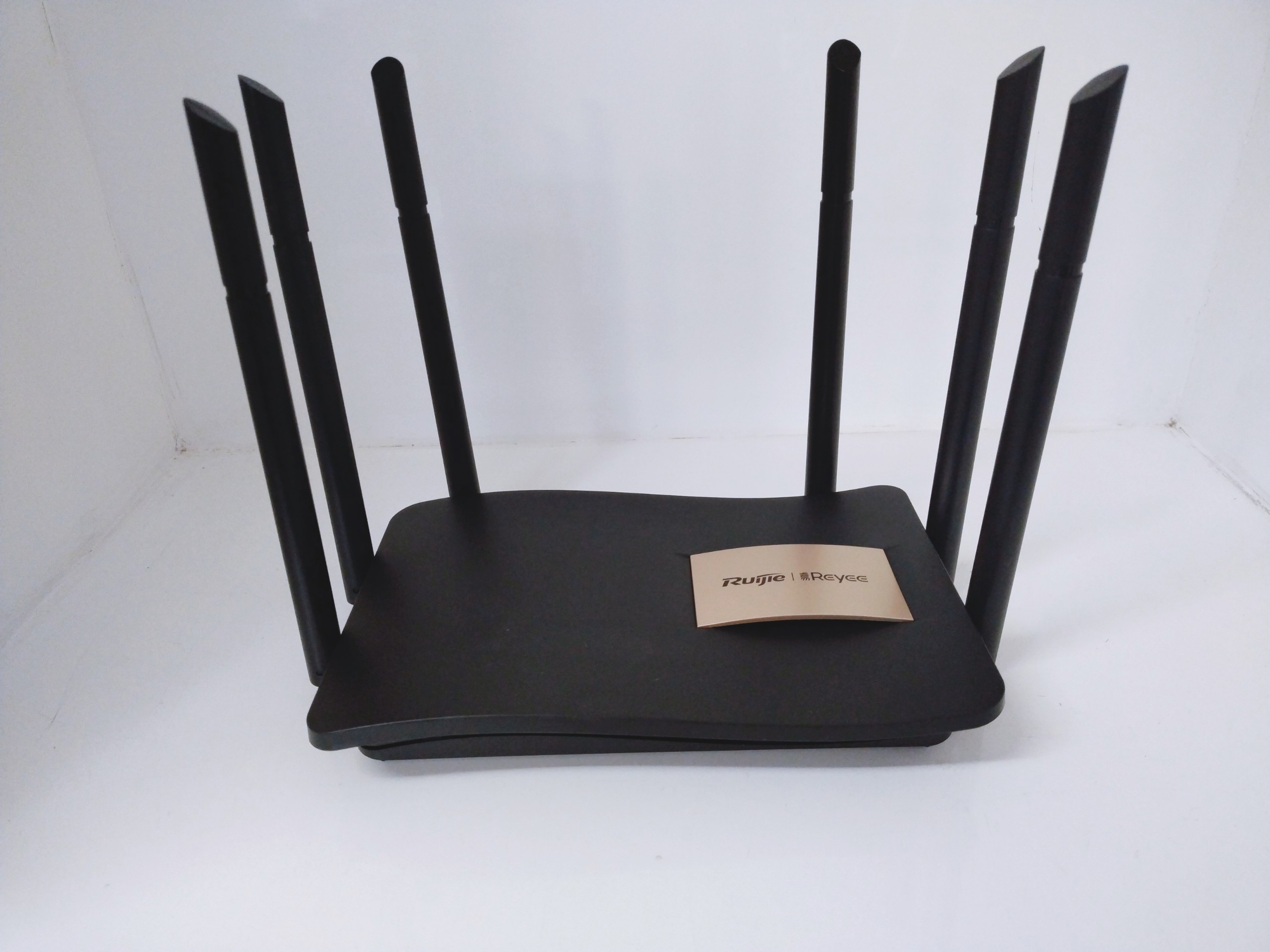 Router WiFi Ruijie RG-EW1200G PRO Chính Hãng – Băng Tần Kép, Tốc Độ 1267Mbps, Chịu Tải 30+ User