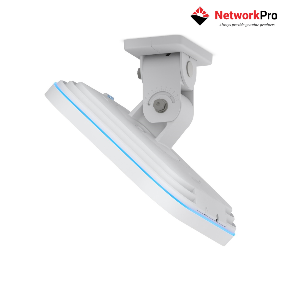 UniFi Enterprise E7 (1) UniFi Enterprise E7 là bộ phát WiFi 7 ngoài trời chuẩn IP67 với tốc độ tổng hợp lên đến 9.3 Gbps